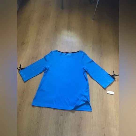 Medium Talbots Top - Picture 2 of 4